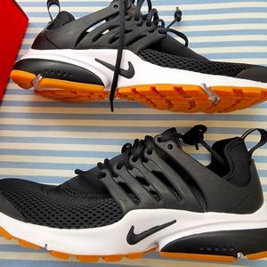 Nike women's Air Presto size 8